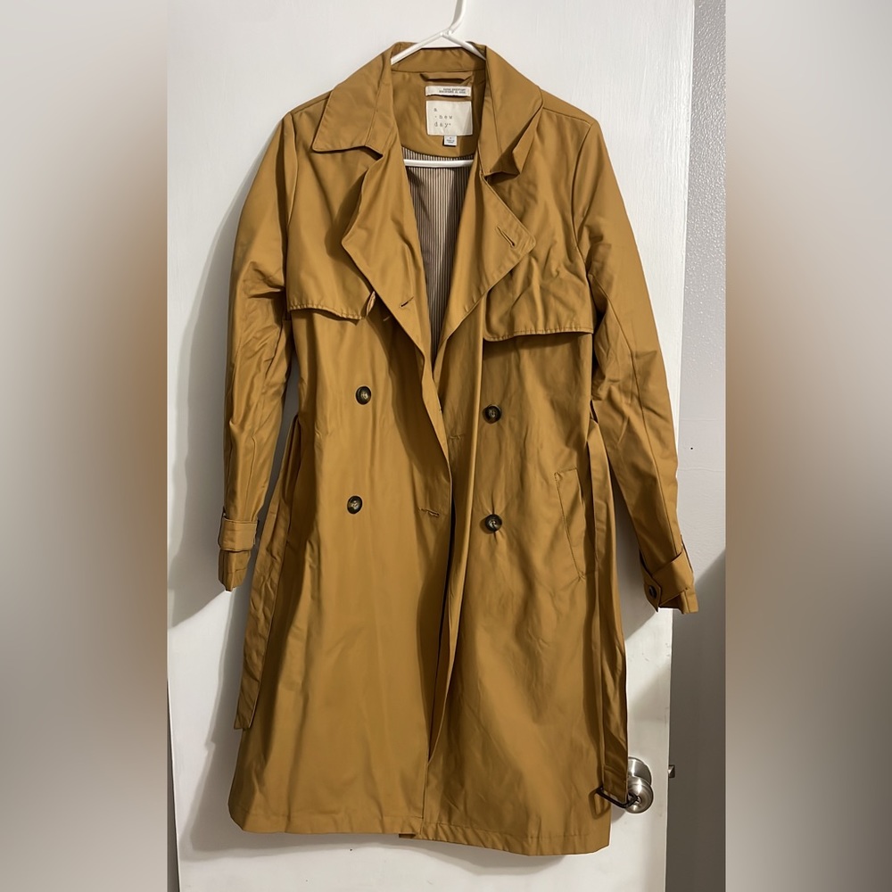 Camel trench
